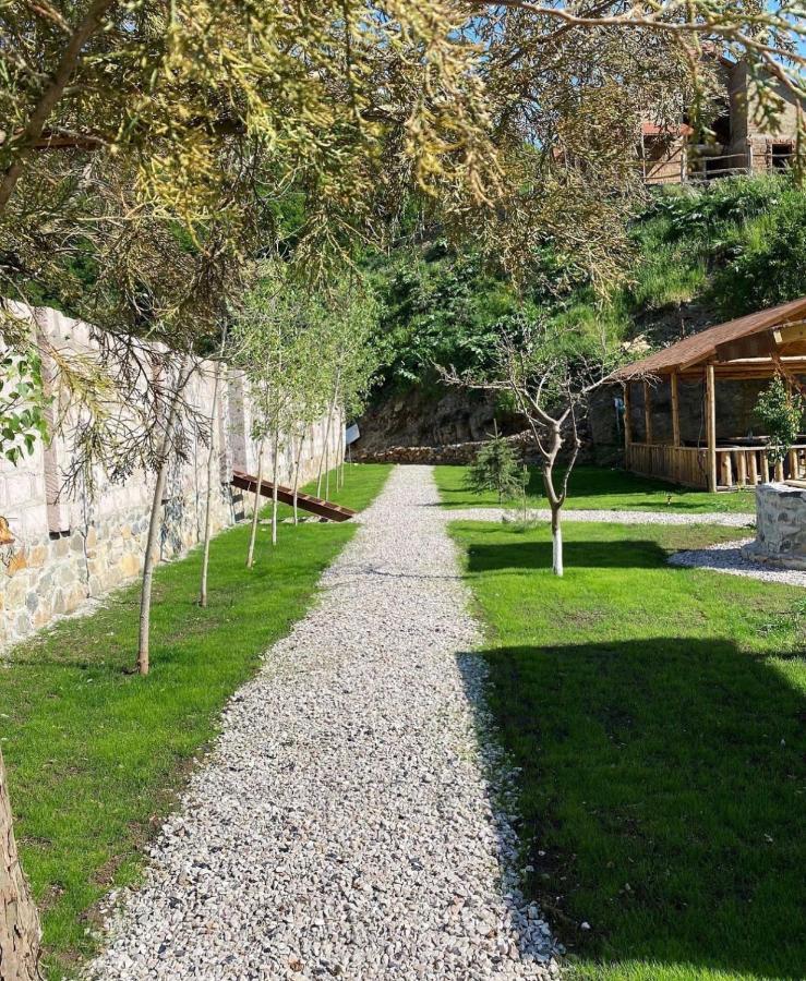 Hovek Guest House Дилиян Екстериор снимка