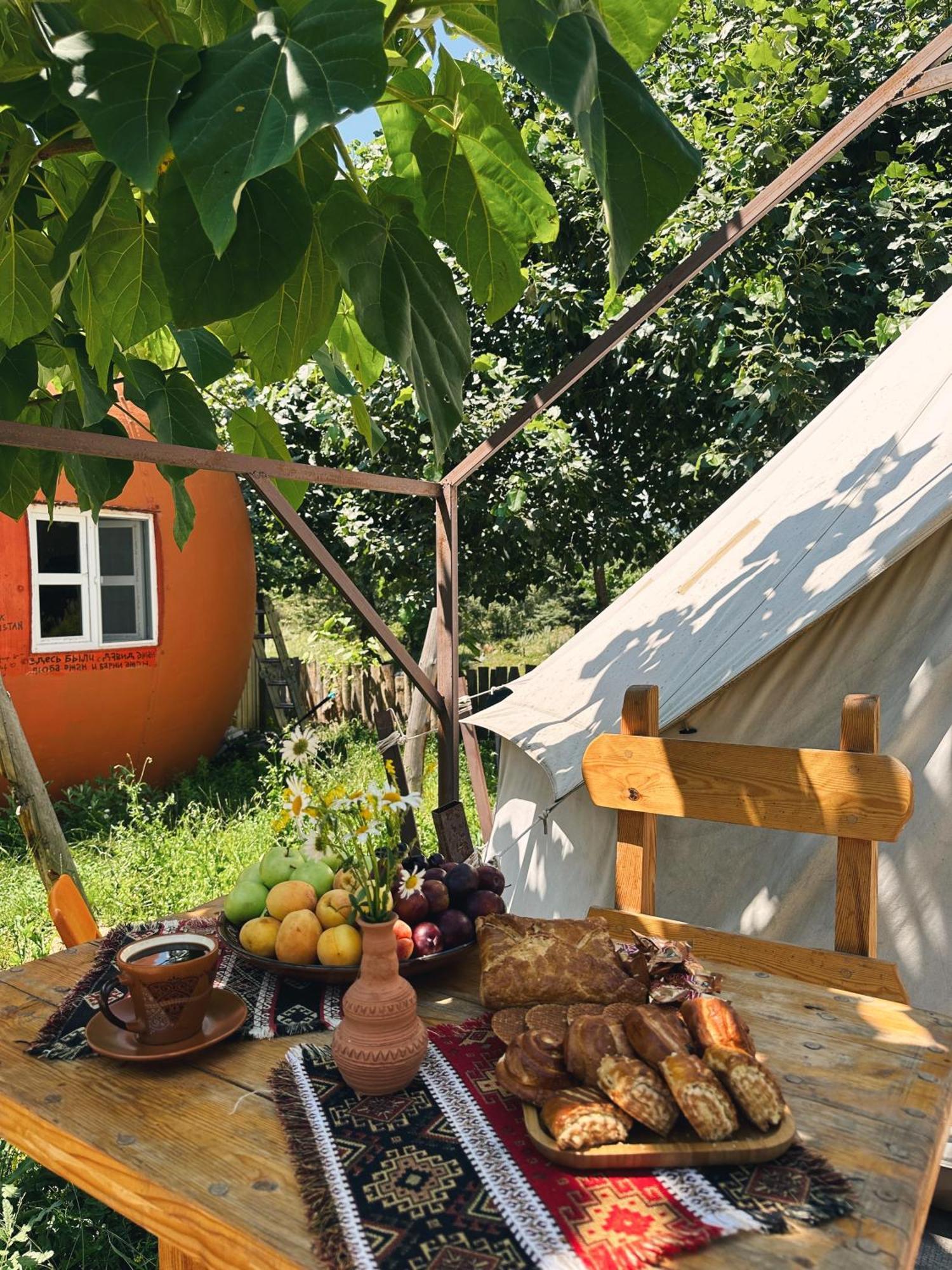 Hovek Guest House Дилиян Екстериор снимка