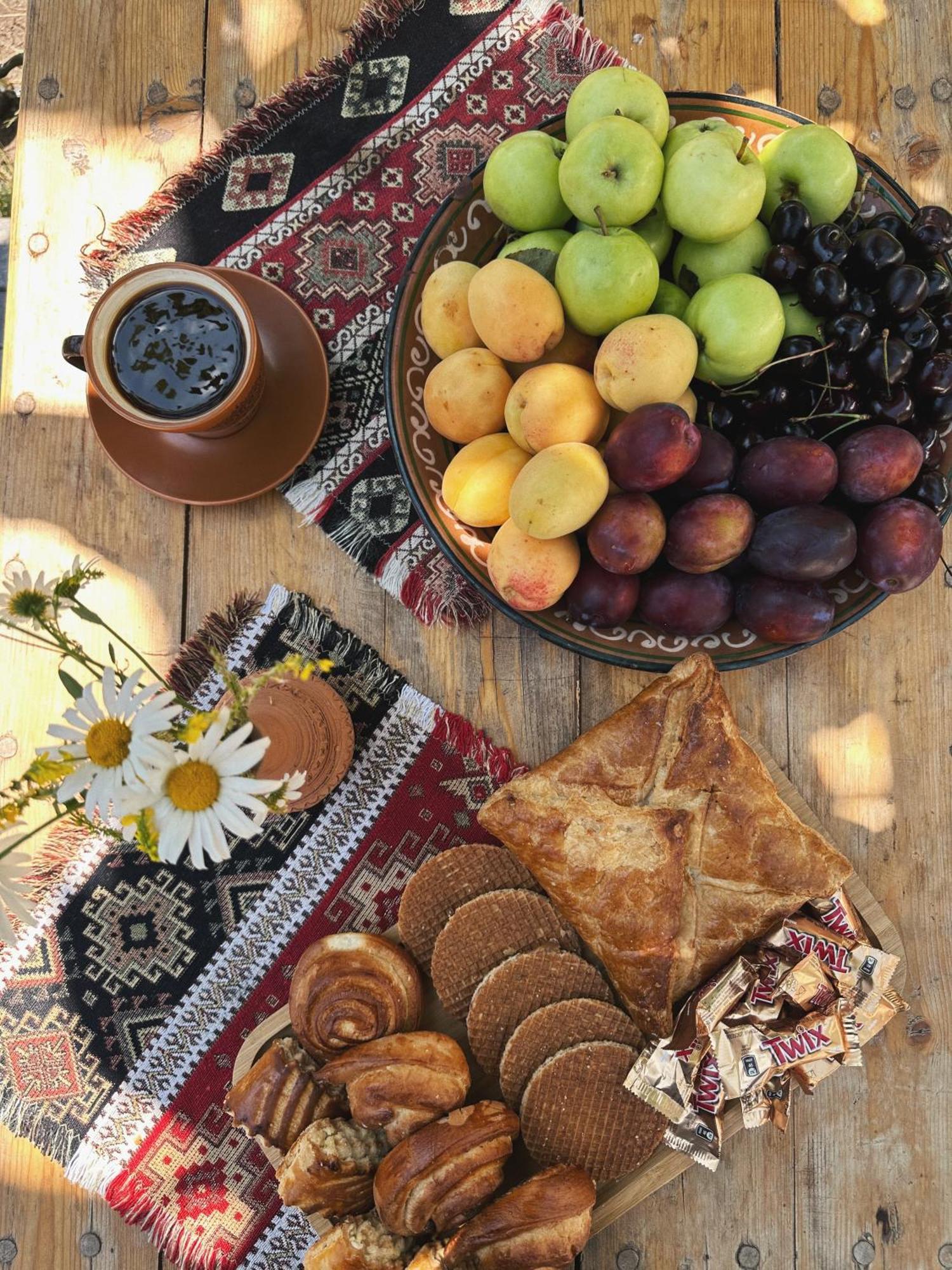 Hovek Guest House Дилиян Екстериор снимка