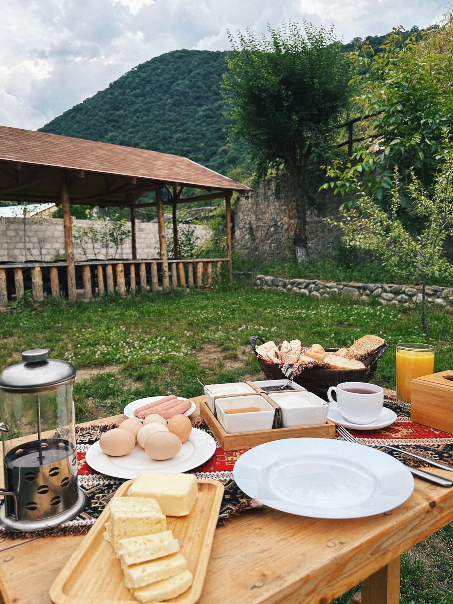 Hovek Guest House Дилиян Екстериор снимка
