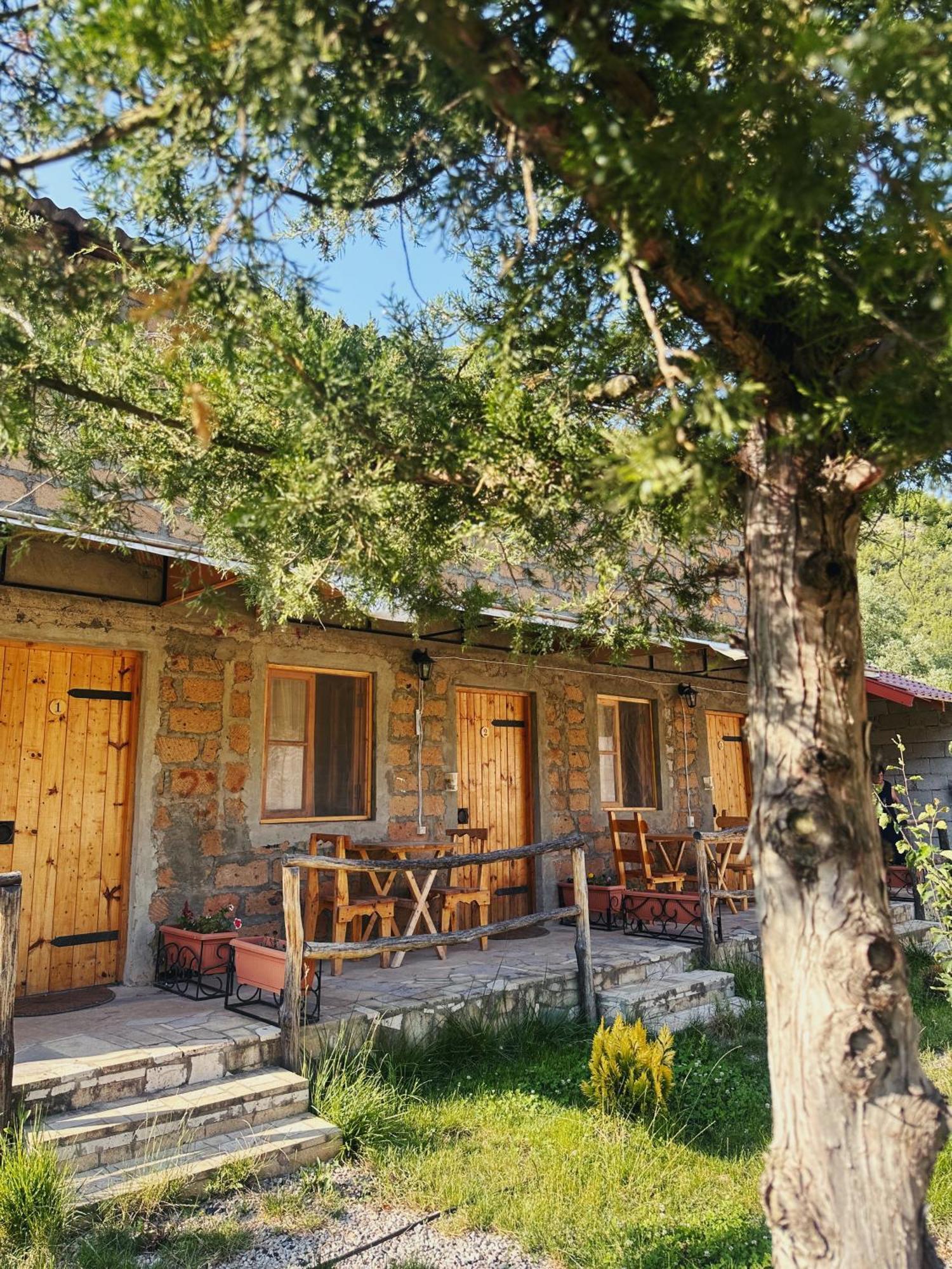 Hovek Guest House Дилиян Екстериор снимка
